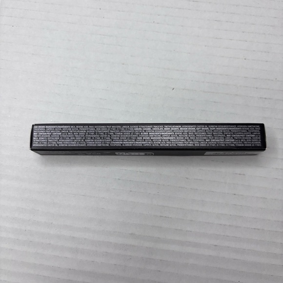 ANASTASIA BEVERLY HILLS Dark Brown Triangular
Brow Pencil - Picture 5 of 6